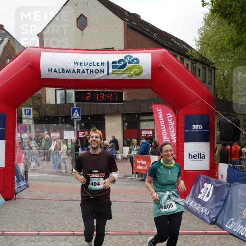 04.05.2025 - 8. Wedeler Halbmarathon Felixshl http://msf.ph/oto/7832299 04.05.2025 12:13:45 Ziel 404, 405, 409 meine-sportfotos.de