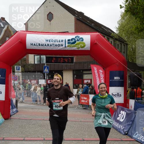 04.05.2025 - 8. Wedeler Halbmarathon Felixshl http://msf.ph/oto/7832311 04.05.2025 12:13:45 Ziel 404, 405, 409 meine-sportfotos.de