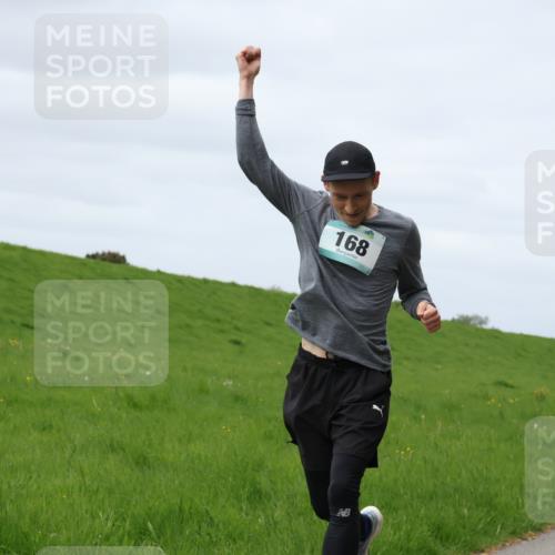 04.05.2025 - 8. Wedeler Halbmarathon Yannick Fuchs http://msf.ph/oto/7832338 04.05.2025 11:41:19 Laufen 168 meine-sportfotos.de