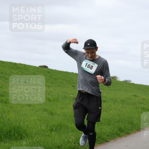 04.05.2025 - 8. Wedeler Halbmarathon Yannick Fuchs http://msf.ph/oto/7832342 04.05.2025 11:41:19 Laufen 168 meine-sportfotos.de
