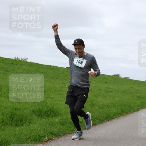 04.05.2025 - 8. Wedeler Halbmarathon Yannick Fuchs http://msf.ph/oto/7832357 04.05.2025 11:41:20 Laufen 168 meine-sportfotos.de