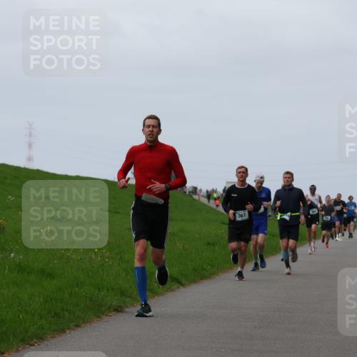 04.05.2025 - 8. Wedeler Halbmarathon Yannick Fuchs http://msf.ph/oto/7832451 04.05.2025 11:21:11 Laufen 367 meine-sportfotos.de