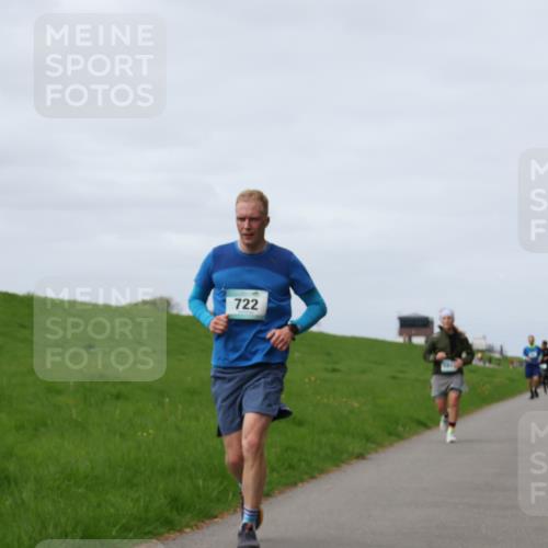04.05.2025 - 8. Wedeler Halbmarathon Yannick Fuchs http://msf.ph/oto/7832500 04.05.2025 11:41:30 Laufen 722 meine-sportfotos.de