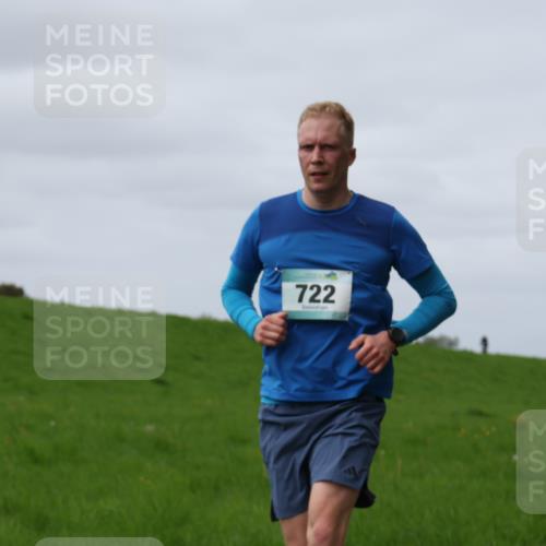 04.05.2025 - 8. Wedeler Halbmarathon Yannick Fuchs http://msf.ph/oto/7832531 04.05.2025 11:41:31 Laufen 722 meine-sportfotos.de