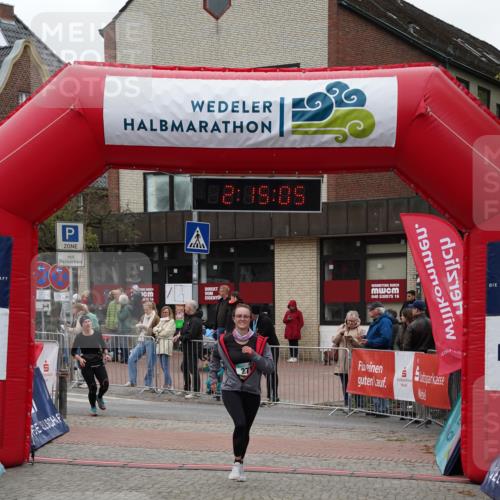 04.05.2025 - 8. Wedeler Halbmarathon Felixshl http://msf.ph/oto/7832664 04.05.2025 12:15:03 Ziel 271, 296, 601 meine-sportfotos.de