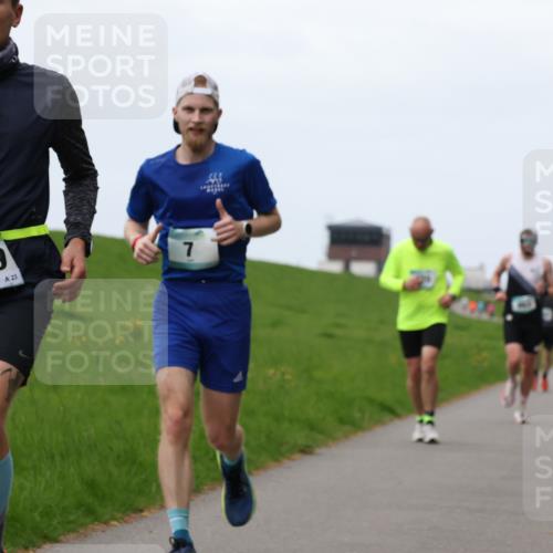04.05.2025 - 8. Wedeler Halbmarathon Yannick Fuchs http://msf.ph/oto/7832667 04.05.2025 11:21:20 Laufen 699, 23, 7 meine-sportfotos.de