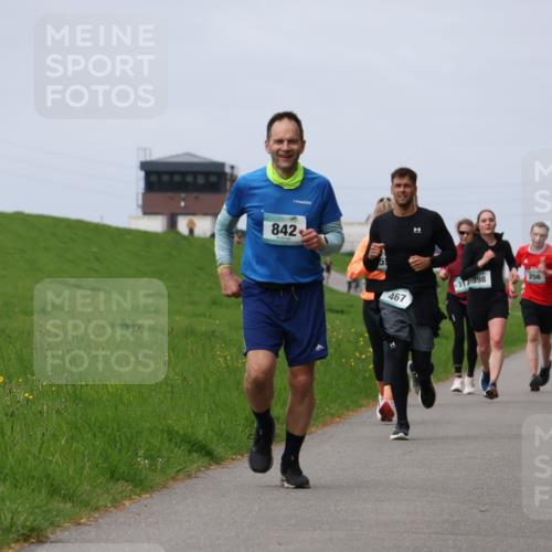 04.05.2025 - 8. Wedeler Halbmarathon Yannick Fuchs http://msf.ph/oto/7832679 04.05.2025 11:41:39 Laufen 842, 467, 317, 398, 256 meine-sportfotos.de
