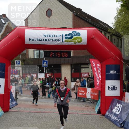 04.05.2025 - 8. Wedeler Halbmarathon Felixshl http://msf.ph/oto/7832721 04.05.2025 12:15:04 Ziel 271, 296, 601 meine-sportfotos.de