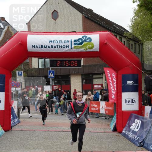 04.05.2025 - 8. Wedeler Halbmarathon Felixshl http://msf.ph/oto/7832742 04.05.2025 12:15:04 Ziel 271, 296, 601 meine-sportfotos.de