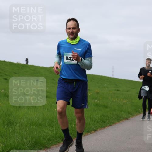 04.05.2025 - 8. Wedeler Halbmarathon Yannick Fuchs http://msf.ph/oto/7832781 04.05.2025 11:41:44 Laufen 842, 467, 233 meine-sportfotos.de