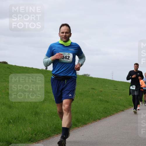04.05.2025 - 8. Wedeler Halbmarathon Yannick Fuchs http://msf.ph/oto/7832801 04.05.2025 11:41:45 Laufen 342 meine-sportfotos.de