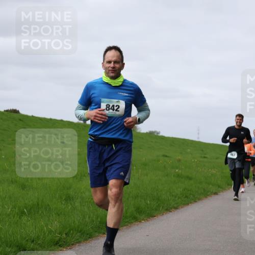 04.05.2025 - 8. Wedeler Halbmarathon Yannick Fuchs http://msf.ph/oto/7832804 04.05.2025 11:41:45 Laufen 842, 467 meine-sportfotos.de