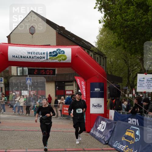 04.05.2025 - 8. Wedeler Halbmarathon Felixshl http://msf.ph/oto/7832820 04.05.2025 12:15:07 Ziel 271, 296, 601 meine-sportfotos.de