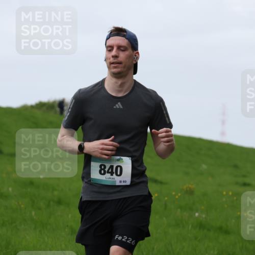 04.05.2025 - 8. Wedeler Halbmarathon Yannick Fuchs http://msf.ph/oto/7832902 04.05.2025 11:21:30 Laufen 840, 60, 226 meine-sportfotos.de