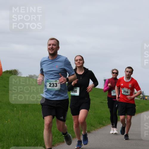 04.05.2025 - 8. Wedeler Halbmarathon Yannick Fuchs http://msf.ph/oto/7832927 04.05.2025 11:41:50 Laufen 559, 233, 398, 31, 256 meine-sportfotos.de