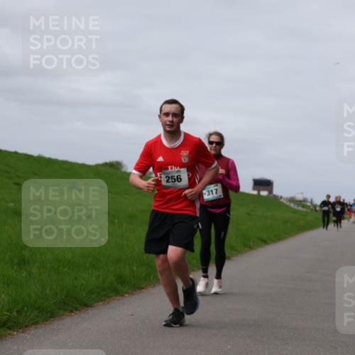 04.05.2025 - 8. Wedeler Halbmarathon Yannick Fuchs http://msf.ph/oto/7832998 04.05.2025 11:41:52 Laufen 256, 317 meine-sportfotos.de