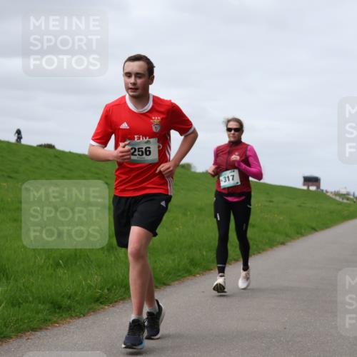 04.05.2025 - 8. Wedeler Halbmarathon Yannick Fuchs http://msf.ph/oto/7833016 04.05.2025 11:41:53 Laufen 256, 317 meine-sportfotos.de