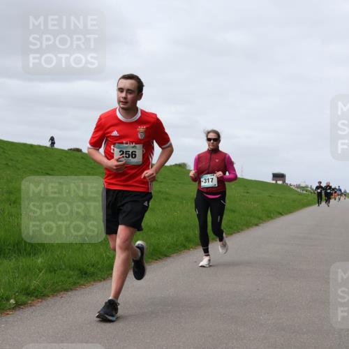 04.05.2025 - 8. Wedeler Halbmarathon Yannick Fuchs http://msf.ph/oto/7833023 04.05.2025 11:41:53 Laufen 256, 317 meine-sportfotos.de
