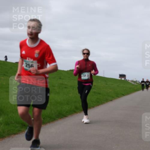 04.05.2025 - 8. Wedeler Halbmarathon Yannick Fuchs http://msf.ph/oto/7833027 04.05.2025 11:41:53 Laufen 256, 317 meine-sportfotos.de