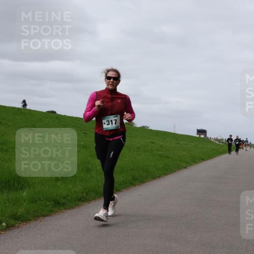 04.05.2025 - 8. Wedeler Halbmarathon Yannick Fuchs http://msf.ph/oto/7833045 04.05.2025 11:41:54 Laufen 317 meine-sportfotos.de