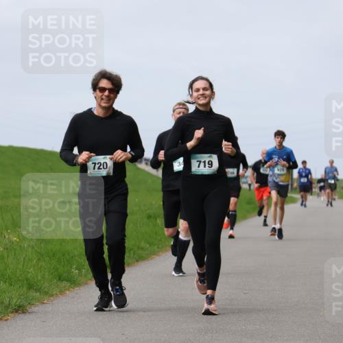04.05.2025 - 8. Wedeler Halbmarathon Yannick Fuchs http://msf.ph/oto/7833083 04.05.2025 11:42:04 Laufen 720, 34, 719, 925, 200 meine-sportfotos.de
