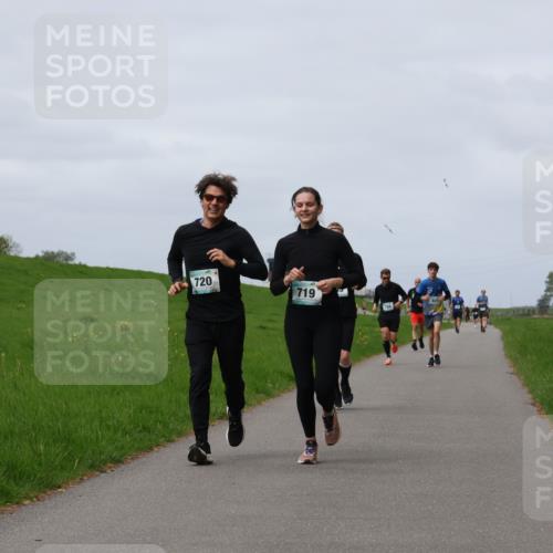 04.05.2025 - 8. Wedeler Halbmarathon Yannick Fuchs http://msf.ph/oto/7833124 04.05.2025 11:42:06 Laufen 720, 719 meine-sportfotos.de
