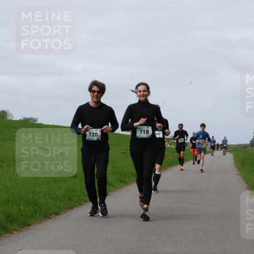 04.05.2025 - 8. Wedeler Halbmarathon Yannick Fuchs http://msf.ph/oto/7833132 04.05.2025 11:42:06 Laufen 720, 719, 343 meine-sportfotos.de