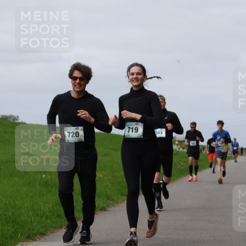 04.05.2025 - 8. Wedeler Halbmarathon Yannick Fuchs http://msf.ph/oto/7833146 04.05.2025 11:42:07 Laufen 720, 719, 343 meine-sportfotos.de