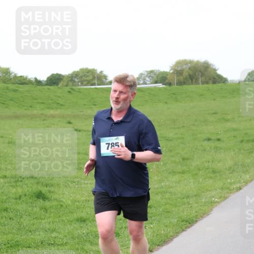 04.05.2025 - 8. Wedeler Halbmarathon Lena Gebhardt http://msf.ph/oto/7833176 04.05.2025 11:21:41 Laufen 785 meine-sportfotos.de