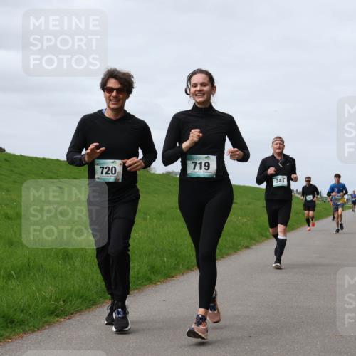 04.05.2025 - 8. Wedeler Halbmarathon Yannick Fuchs http://msf.ph/oto/7833183 04.05.2025 11:42:08 Laufen 720, 719, 343 meine-sportfotos.de