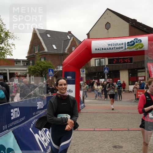 04.05.2025 - 8. Wedeler Halbmarathon Felixshl http://msf.ph/oto/7833209 04.05.2025 12:15:43 Ziel 270, 276, 1075 meine-sportfotos.de