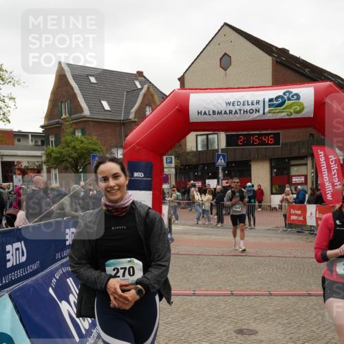 04.05.2025 - 8. Wedeler Halbmarathon Felixshl http://msf.ph/oto/7833228 04.05.2025 12:15:43 Ziel 270, 276, 1075 meine-sportfotos.de