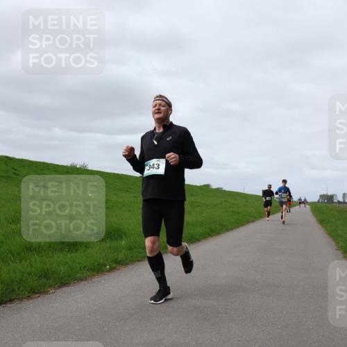 04.05.2025 - 8. Wedeler Halbmarathon Yannick Fuchs http://msf.ph/oto/7833280 04.05.2025 11:42:12 Laufen 343 meine-sportfotos.de