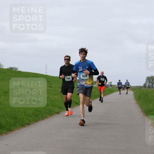 04.05.2025 - 8. Wedeler Halbmarathon Yannick Fuchs http://msf.ph/oto/7833297 04.05.2025 11:42:13 Laufen 786, 17, 925 meine-sportfotos.de