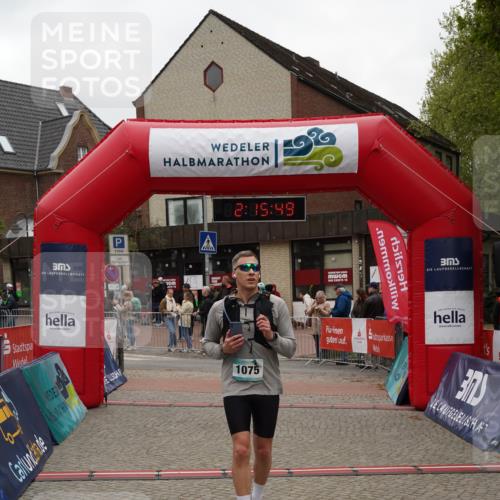 04.05.2025 - 8. Wedeler Halbmarathon Felixshl http://msf.ph/oto/7833304 04.05.2025 12:15:47 Ziel 1075 meine-sportfotos.de