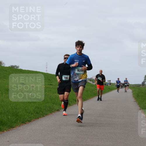 04.05.2025 - 8. Wedeler Halbmarathon Yannick Fuchs http://msf.ph/oto/7833307 04.05.2025 11:42:13 Laufen 786, 925 meine-sportfotos.de