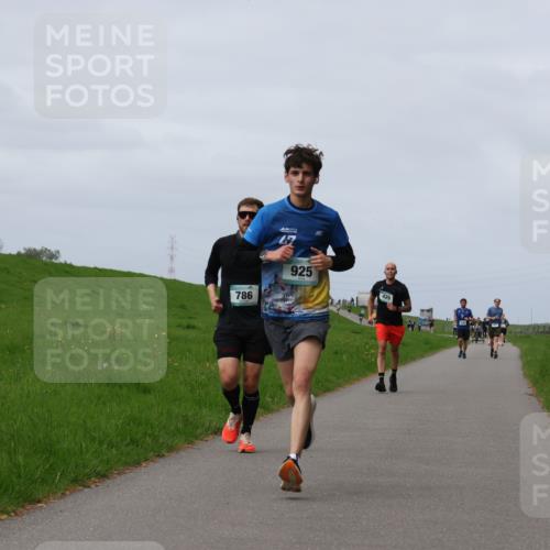 04.05.2025 - 8. Wedeler Halbmarathon Yannick Fuchs http://msf.ph/oto/7833308 04.05.2025 11:42:13 Laufen 786, 925 meine-sportfotos.de