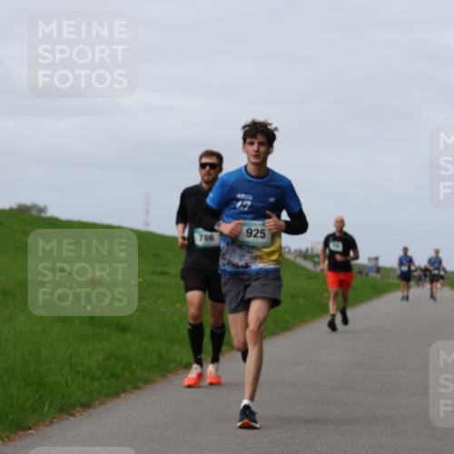 04.05.2025 - 8. Wedeler Halbmarathon Yannick Fuchs http://msf.ph/oto/7833310 04.05.2025 11:42:13 Laufen 925, 786 meine-sportfotos.de