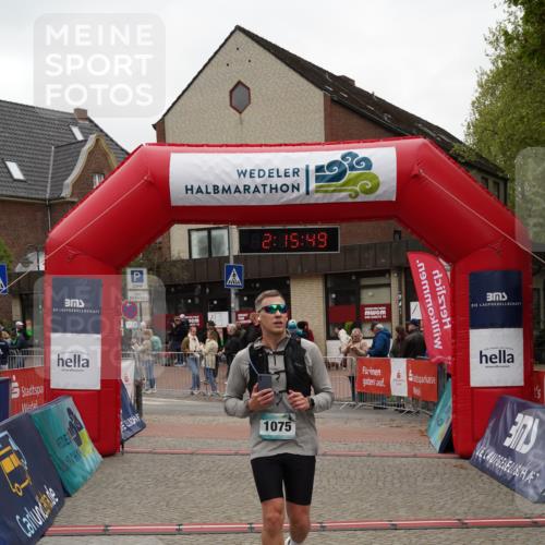 04.05.2025 - 8. Wedeler Halbmarathon Felixshl http://msf.ph/oto/7833317 04.05.2025 12:15:47 Ziel 1075 meine-sportfotos.de