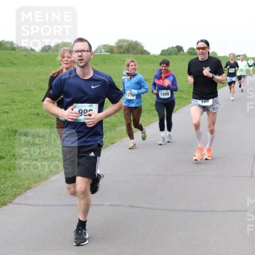 04.05.2025 - 8. Wedeler Halbmarathon Lena Gebhardt http://msf.ph/oto/7833340 04.05.2025 11:22:01 Laufen 99, 1215, 1205, 188, 1130 meine-sportfotos.de