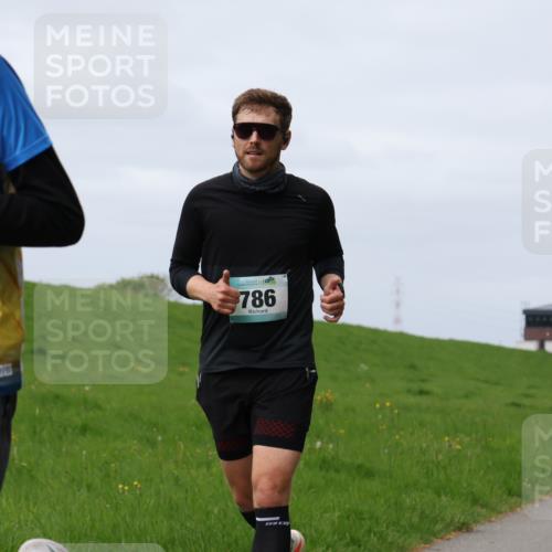 04.05.2025 - 8. Wedeler Halbmarathon Yannick Fuchs http://msf.ph/oto/7833360 04.05.2025 11:42:15 Laufen 925, 12025, 786, 429 meine-sportfotos.de