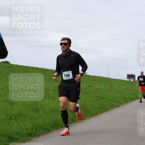 04.05.2025 - 8. Wedeler Halbmarathon Yannick Fuchs http://msf.ph/oto/7833377 04.05.2025 11:42:16 Laufen 25, 2025, 786, 429 meine-sportfotos.de