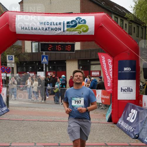 04.05.2025 - 8. Wedeler Halbmarathon Felixshl http://msf.ph/oto/7833381 04.05.2025 12:16:15 Ziel 797 meine-sportfotos.de