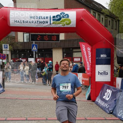 04.05.2025 - 8. Wedeler Halbmarathon Felixshl http://msf.ph/oto/7833392 04.05.2025 12:16:16 Ziel 797 meine-sportfotos.de
