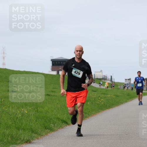04.05.2025 - 8. Wedeler Halbmarathon Yannick Fuchs http://msf.ph/oto/7833401 04.05.2025 11:42:17 Laufen 429, 240 meine-sportfotos.de