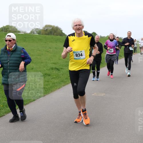 04.05.2025 - 8. Wedeler Halbmarathon Lena Gebhardt http://msf.ph/oto/7833420 04.05.2025 11:22:16 Laufen 934, 893 meine-sportfotos.de
