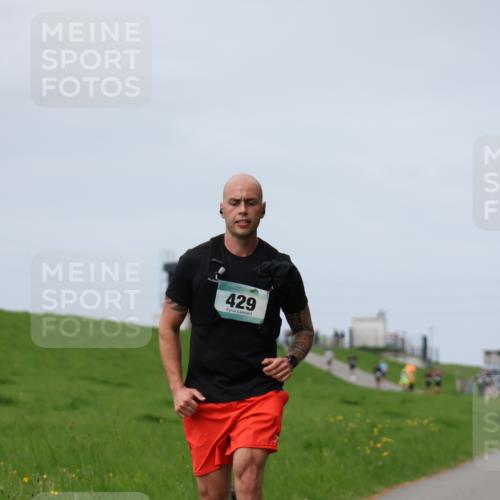 04.05.2025 - 8. Wedeler Halbmarathon Yannick Fuchs http://msf.ph/oto/7833432 04.05.2025 11:42:18 Laufen 429 meine-sportfotos.de