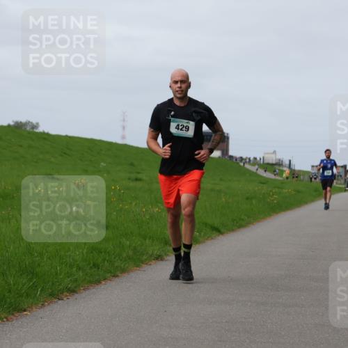 04.05.2025 - 8. Wedeler Halbmarathon Yannick Fuchs http://msf.ph/oto/7833451 04.05.2025 11:42:19 Laufen 429 meine-sportfotos.de