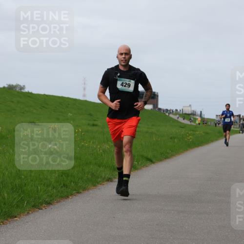 04.05.2025 - 8. Wedeler Halbmarathon Yannick Fuchs http://msf.ph/oto/7833453 04.05.2025 11:42:19 Laufen 429 meine-sportfotos.de