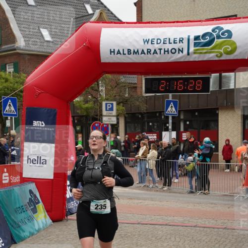 04.05.2025 - 8. Wedeler Halbmarathon Felixshl http://msf.ph/oto/7833481 04.05.2025 12:16:26 Ziel 235 meine-sportfotos.de